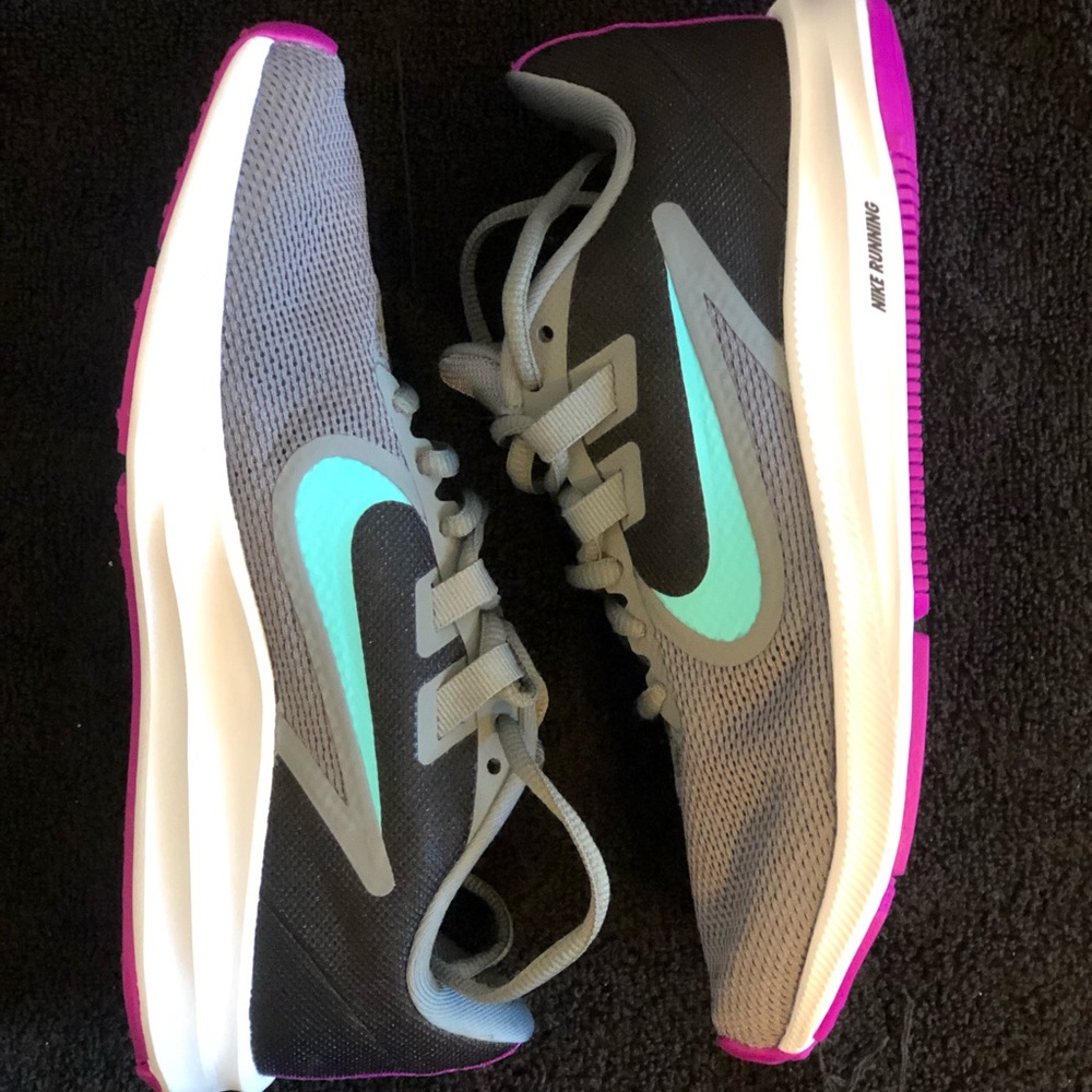 Women Nike shoe